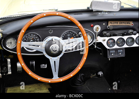 1960 Austin Healey 3000 mk1 de l'intérieur du cockpit tourné Banque D'Images