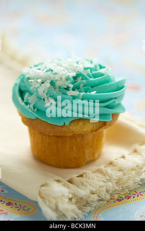 Close-up cupcakes avec le glaçage et arrose Banque D'Images