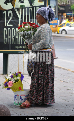 Les vendeurs de fleurs gitane à Kadikoy à Istanbul, Turquie Banque D'Images