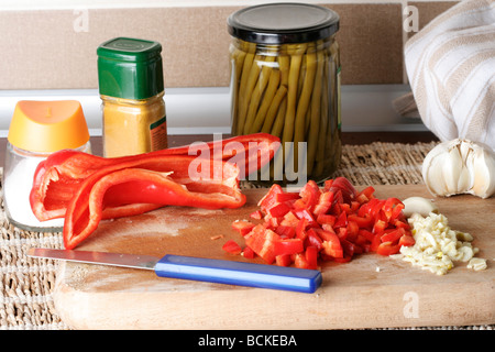 Légumes frais coupé en petits morceaux. Banque D'Images