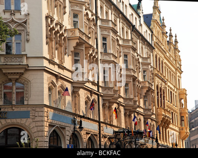 Maisons magnifiquement rénové dans la vieille ville de Prague Banque D'Images