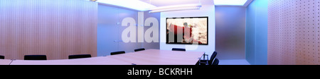 La salle de conférence avec écran, vue panoramique Banque D'Images