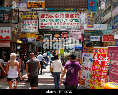 Chine Hong Kong Mong Kok signer posts dans la scène de rue Banque D'Images