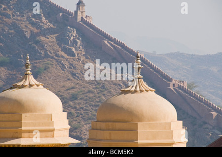 Fort Amber, vues du,de ville fortifiée, éléphants, jardins,Parcs,de lit du lac, Fortifications, portes, Jaipur, Rajasthan, Inde Banque D'Images