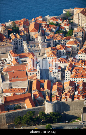 Vue aérienne du port de la vieille ville de Dubrovnik - Croatie Banque D'Images