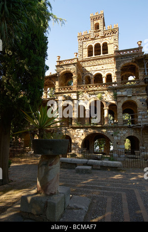 Follies dans la Trevelyan Jardins en Taormina Italie, aussi connu que the Giardino Trevelyan et le Parco Duchi di Cesarò. Banque D'Images