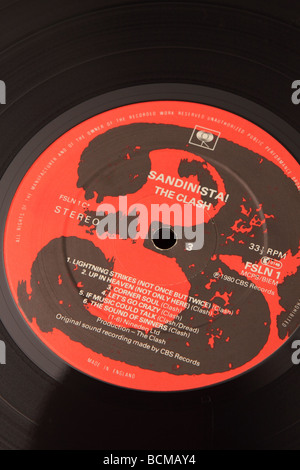 Le choc du groupe pop rock band LP album appelé Front sandiniste de 1980 produite par CBS Records Banque D'Images