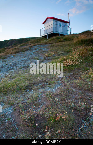 L'Institut National Royal de la RNLI Liveboat lookout cabin, Sharrow Point, Cornwall, UK Banque D'Images