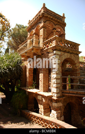 Follies dans la Trevelyan Jardins en Taormina Italie, aussi connu que the Giardino Trevelyan et le Parco Duchi di Cesarò. Banque D'Images