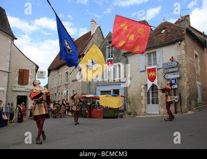 Bastille Day célébré à angles sur l'Anglin le beau village médiéval dans la Vienne, Poitou-Charentes, France. Banque D'Images