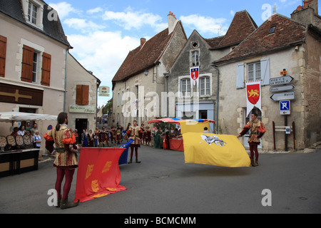 Bastille Day célébré à angles sur l'Anglin le beau village médiéval dans la Vienne, Poitou-Charentes, France. Banque D'Images