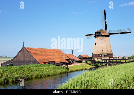 Moulin à l'Museummolen Schermerhorn, Hollande du Nord, Pays-Bas. Banque D'Images