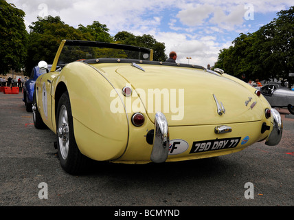 Gros plan l'extrémité arrière d'un coup 1960 Austin Healey 3000 Mk1 à l'exposition de voitures classiques de Bressuire et de course en France Banque D'Images