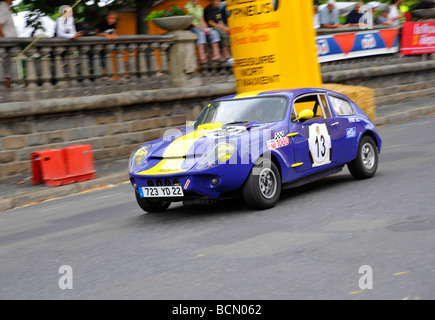 1969 Mini Cooper racing au grand prix historique de Bressuire France Banque D'Images