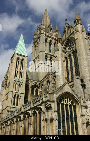 Ville de Truro, en Angleterre. Le sud de l'élévation de la cathédrale de Truro vue à partir de la Croix haute. Banque D'Images