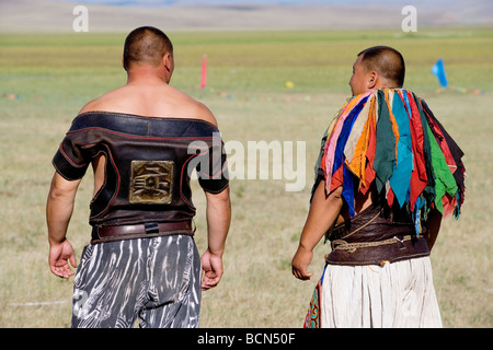 Les lutteurs mongols pendant le Naadam Festival, Xilin Gol Ligue, Mongolie intérieure, Chine Banque D'Images