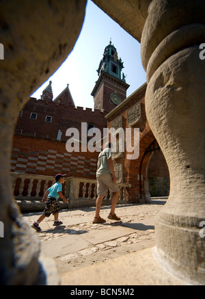 L'entrée est de Wawel de Cracovie Pologne Banque D'Images