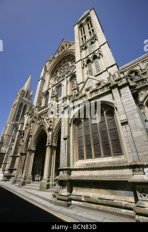 Ville de Truro, en Angleterre. L'élévation sud et entrée à la Cathédrale de Truro vue à partir de la Croix haute. Banque D'Images