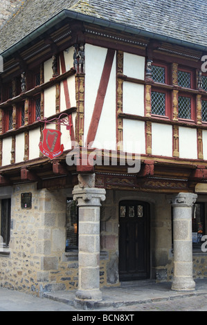 Vieux bâtiments à colombages à Dinan en Bretagne Banque D'Images