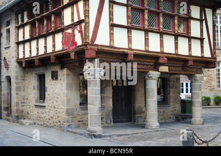 Vieux bâtiments à colombages à Dinan en Bretagne Banque D'Images