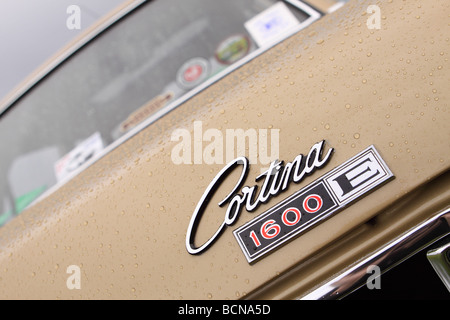 1600 Ford Cortina E monogramme arrière et du coffre de la voiture populaire des années 60 années 60 Banque D'Images