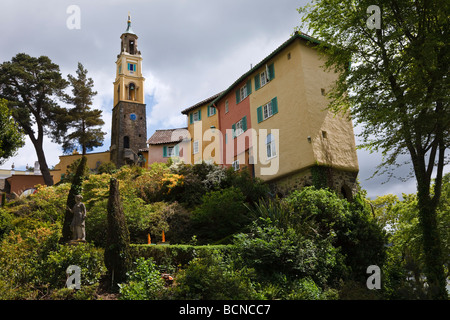 Portmeirion - village de style italien unique créé par l'architecte Clough Williams-Ellis dans le Nord du Pays de Galles Banque D'Images