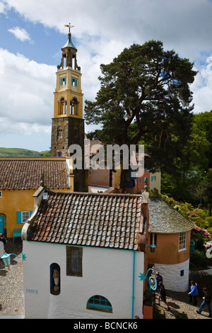 Portmeirion - village de style italien unique créé par l'architecte Clough Williams-Ellis dans le Nord du Pays de Galles Banque D'Images