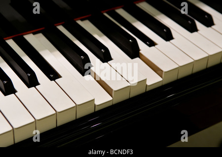 Clavier de piano pressé Banque D'Images