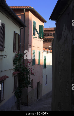 Vieille maison traditionnelle face à l'Europe méditerranéenne (italien de l'architecture médiévale), Italy, Europe Banque D'Images