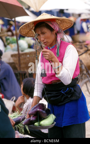 Hawker bai yunnan chine dali marché wase Banque D'Images