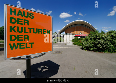 Berlin Allemagne Haus der Kulturen der Welt Maison des Cultures du Monde conçu en 1957 par l'architecte Américain Hugh Stubbins Jr Banque D'Images