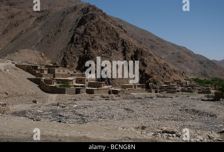 Un hameau, ou petit village, dans la vallée du Ghorband Banque D'Images