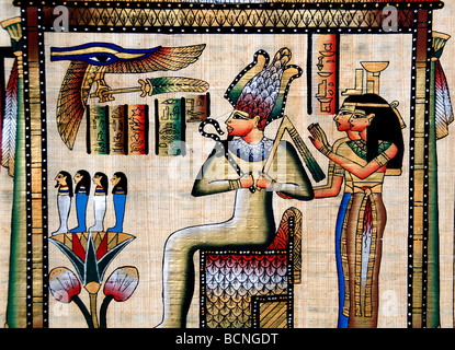 De nouvelles peintures égyptiennes du temps des pharaons sur papier papyrus Egypte Le Caire Banque D'Images