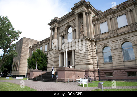 Le Städel, officiellement la Städelsches Kunstinstitut und Städtische Galerie, est un art museum de Francfort am Main, avec un des Banque D'Images