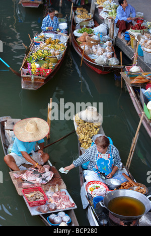 Le marché flottant de Damnoen Saduak, nr Bangkok, Thaïlande Banque D'Images