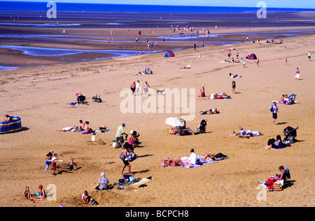 Old Hunstanton vacances en bord de plages de sable fin de la côte anglaise côte soleil soleil sable mer Mer du Nord Norfolk Banque D'Images