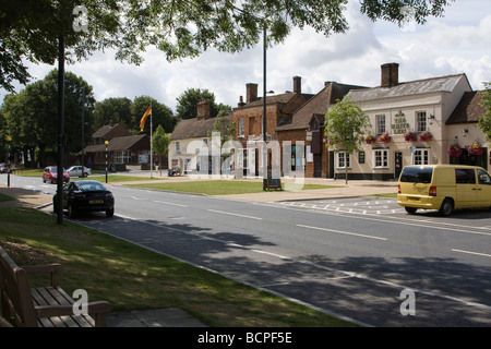 Le centre-ville de High Street Baldock Hertfordshire England uk go Banque D'Images