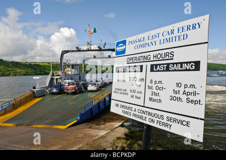 Passage East Ferry, Ballyhack, comté de Wexford reliant à Passage East, comté de Waterford Banque D'Images