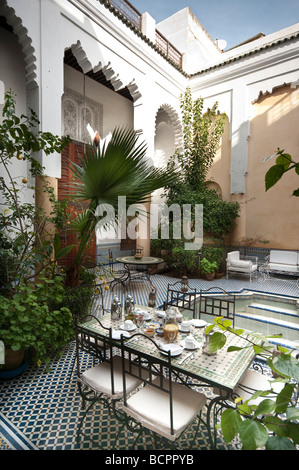 Cour intérieure typique d'un Riad à Fes, Maroc Banque D'Images