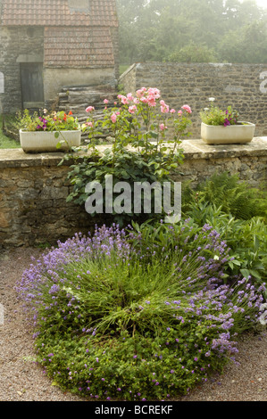Chalet jardin bourgogne france Banque D'Images