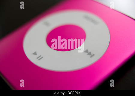 Les commandes ipod nano rose Banque D'Images