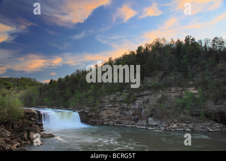 Coucher du soleil à Cumberland Falls Cumberland Falls State Resort Park Corbin Kentucky Banque D'Images