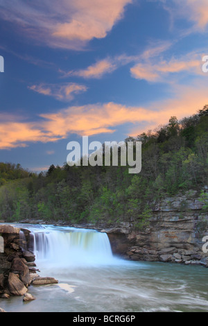 Coucher du soleil à Cumberland Falls Cumberland Falls State Resort Park Corbin Kentucky Banque D'Images