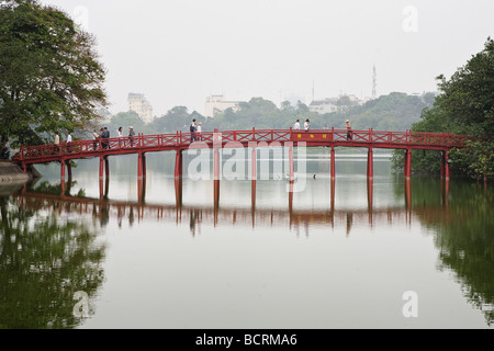 Huc Bridge à Hanoi Banque D'Images