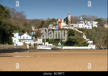 Village de Portmeirion du Traeth Bach, près de l'estuaire de Porthmadog, Gwynedd, au nord du Pays de Galles, Royaume-Uni Banque D'Images