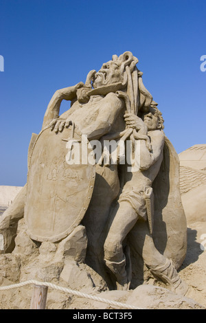 Sculpture de sable de Persée et la méduse de la mythologie grecque. Banque D'Images