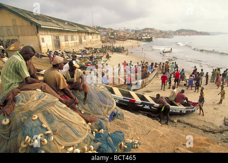 1186 Elk151 Cape Coast au Ghana et les filets des pêcheurs sur la plage Banque D'Images