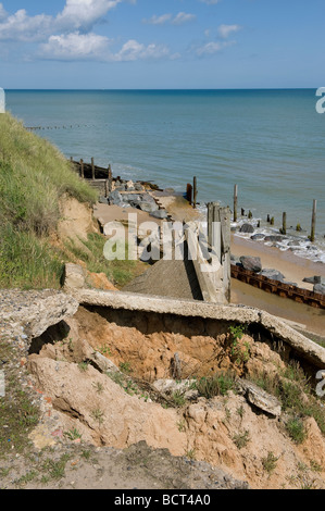 L'érosion des falaises, happisburgh, Norfolk, Angleterre Banque D'Images