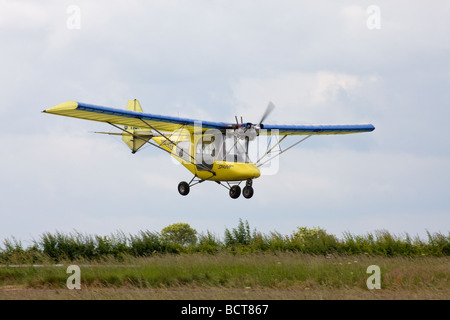 Thruster T600N 450 Sprint en approche finale à la terre à l'Aérodrome Wickenby Banque D'Images