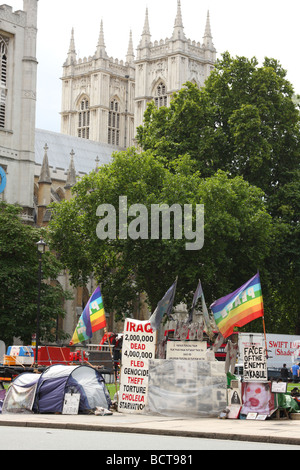 La guerre en Irak contre la paix au camp de protestation Place du Parlement, Westminster, Angleterre, Royaume-Uni Banque D'Images